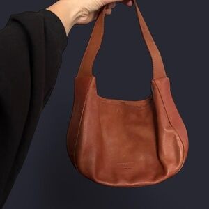 Tan leather Margot New York shoulder bag